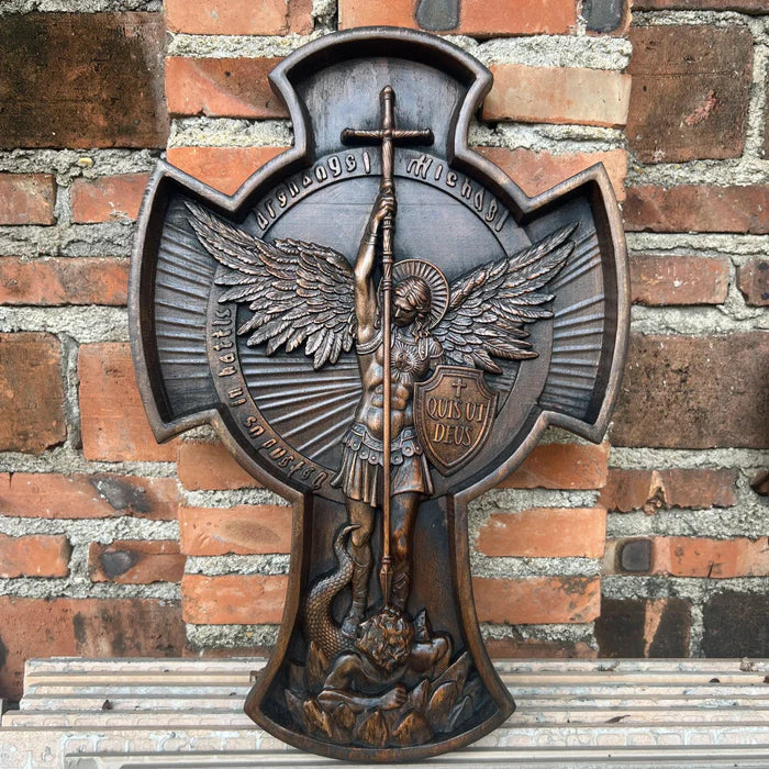 Escultura de San Miguel Arcángel